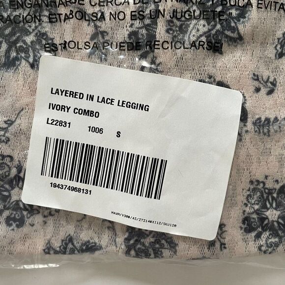 Free People Layered in Lace Stretch Legging Pants in Ivory Combo Womens Small - Picture 7 of 8